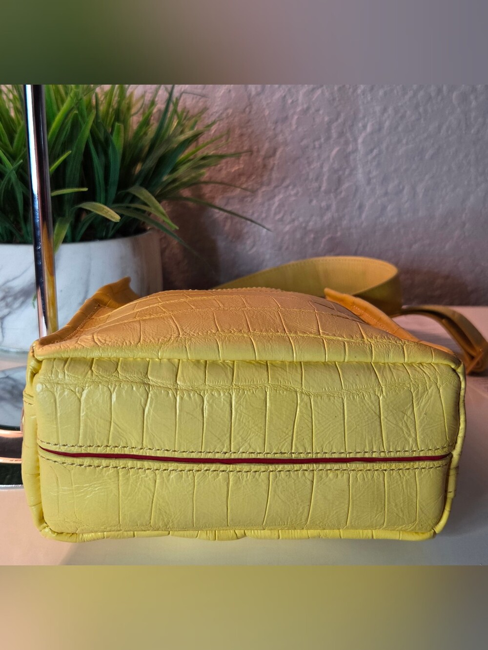 Hammitt Davis Small Sunstruck Yellow Croc Leather Crossbody Bucket Bag NWT - Picture 6 of 16
